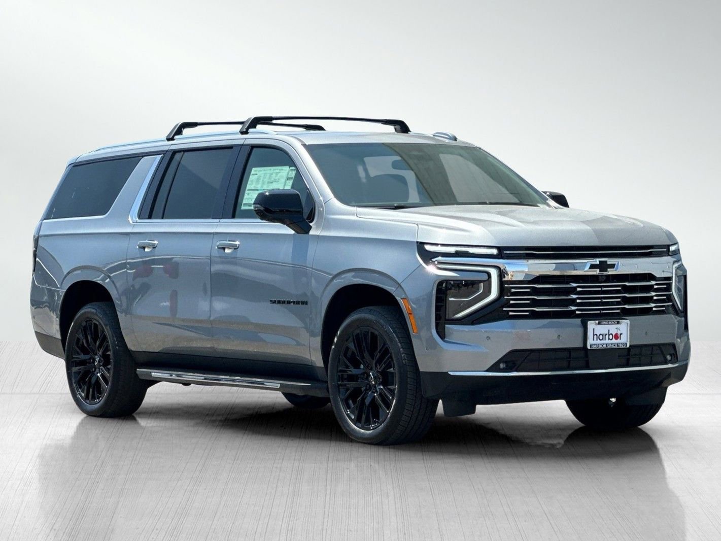New 2025 Chevrolet Suburban Premier AWD/4WD image 2