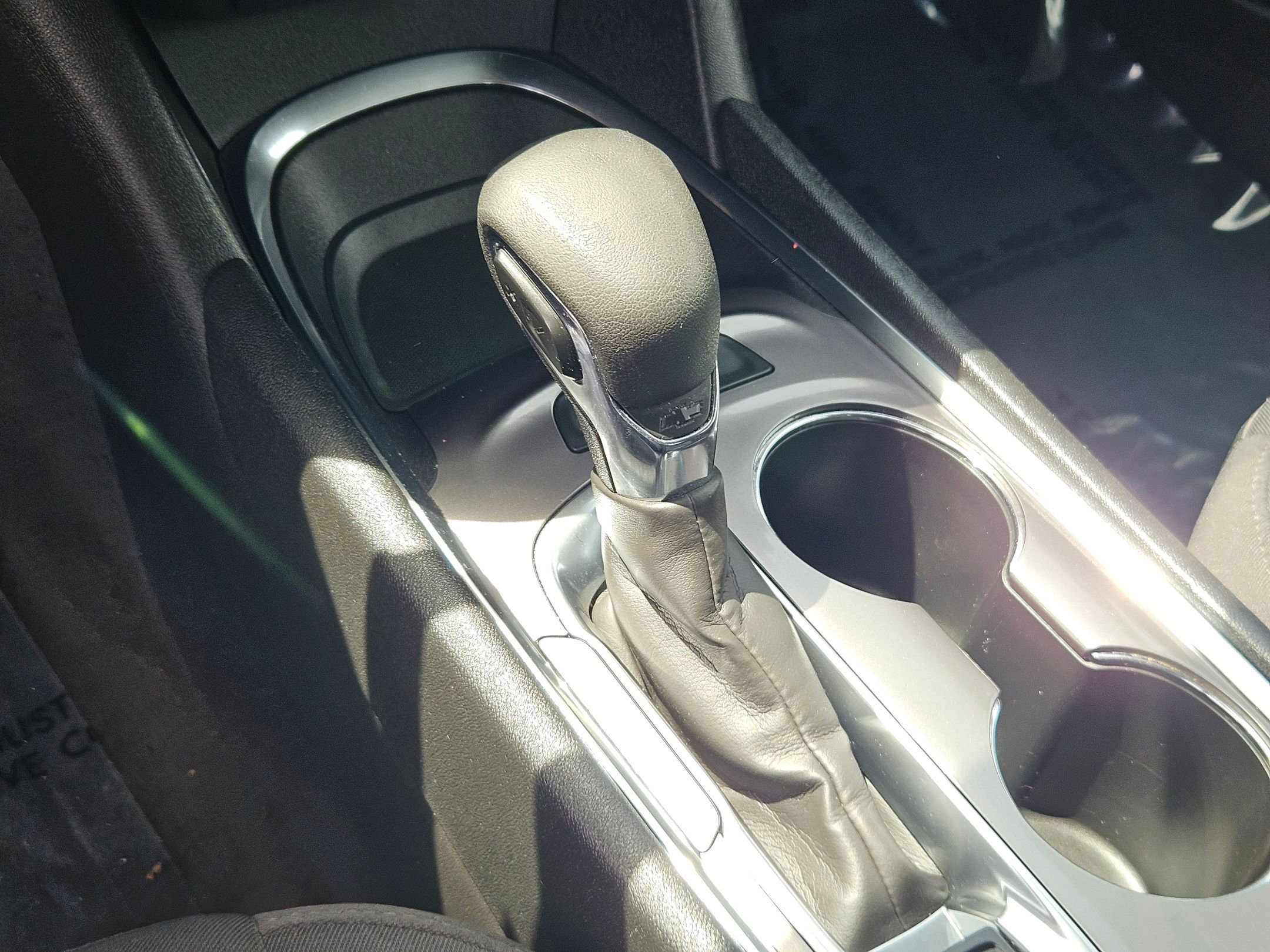 Used 2022 Chevrolet Malibu LT FWD image 17