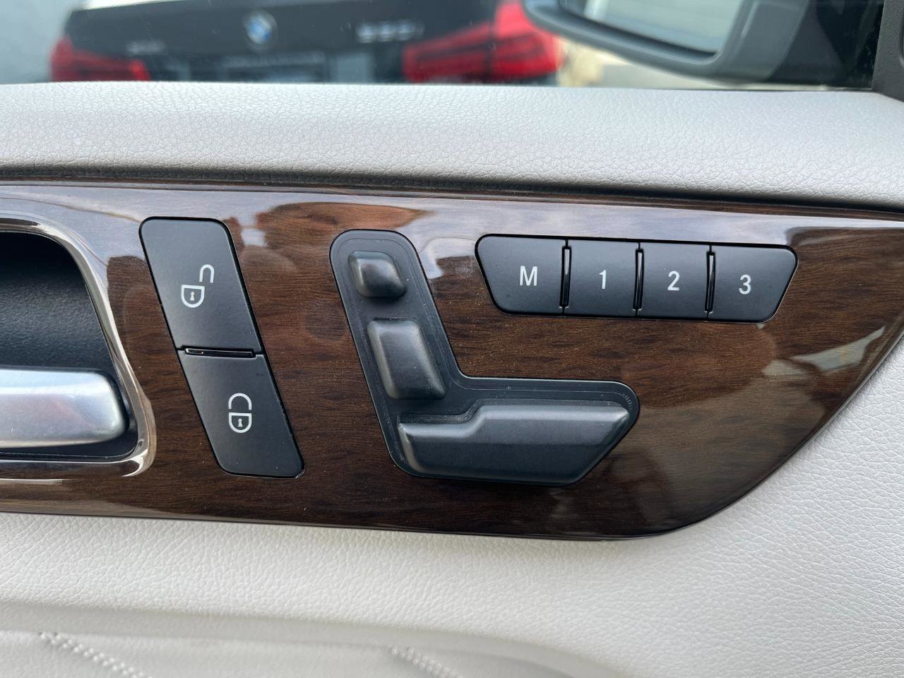 Used 2015 Mercedes-Benz GL 320 GL350 BlueTEC w/ Premium I Package image 31