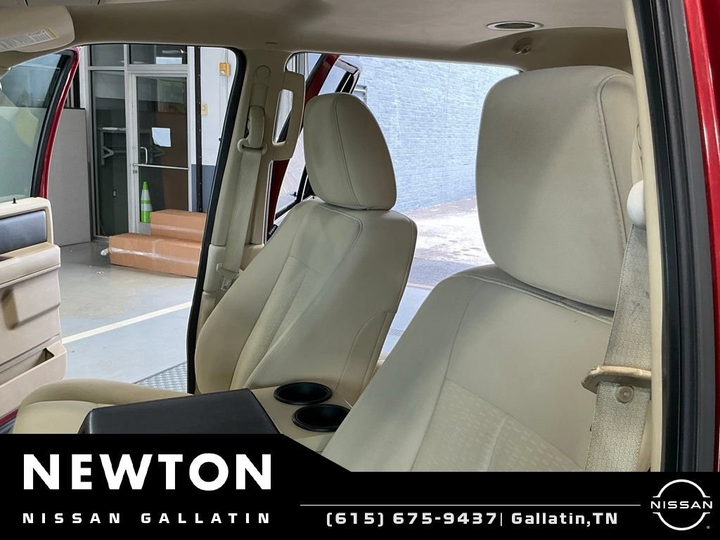 Used 2017 Ford Expedition XLT RWD image 12