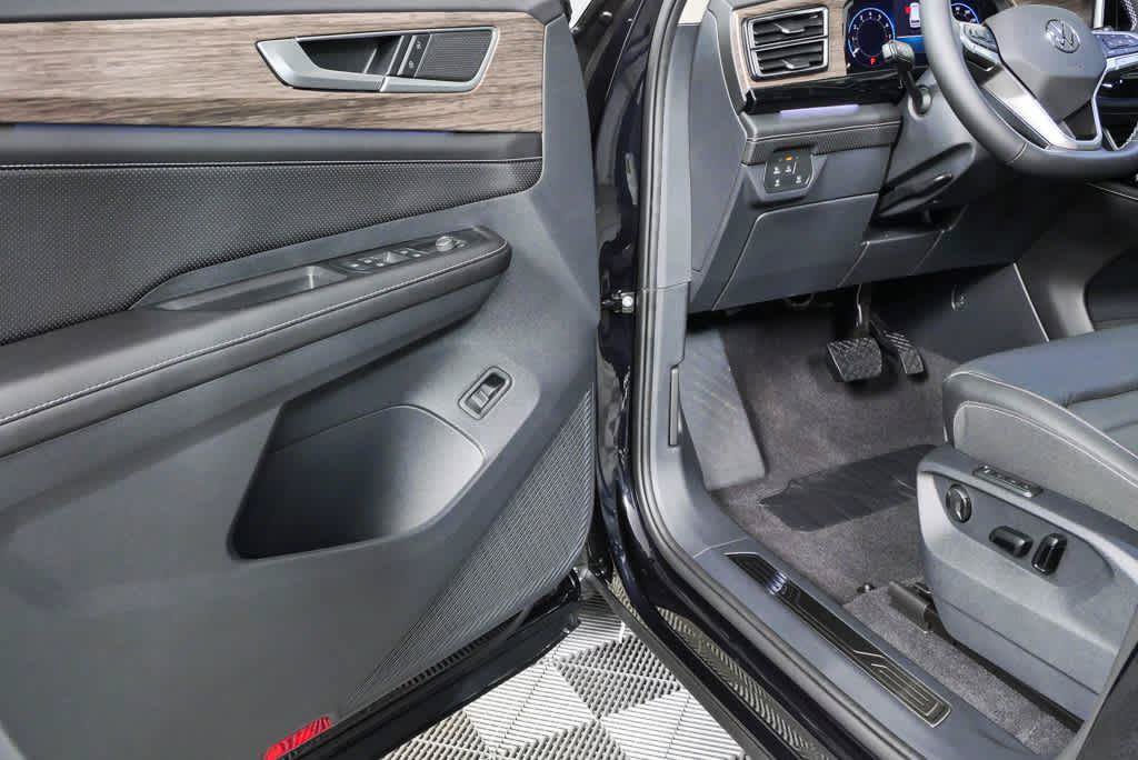 New 2026 Volkswagen Atlas SEL AWD/4WD image 9