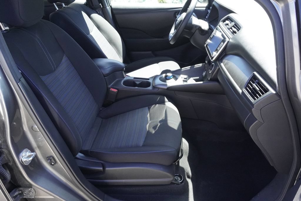 Used 2025 Nissan Leaf S FWD image 23