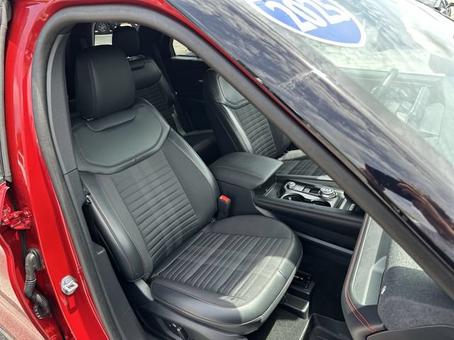 Certified 2025 Ford Explorer ST-Line AWD/4WD image 26