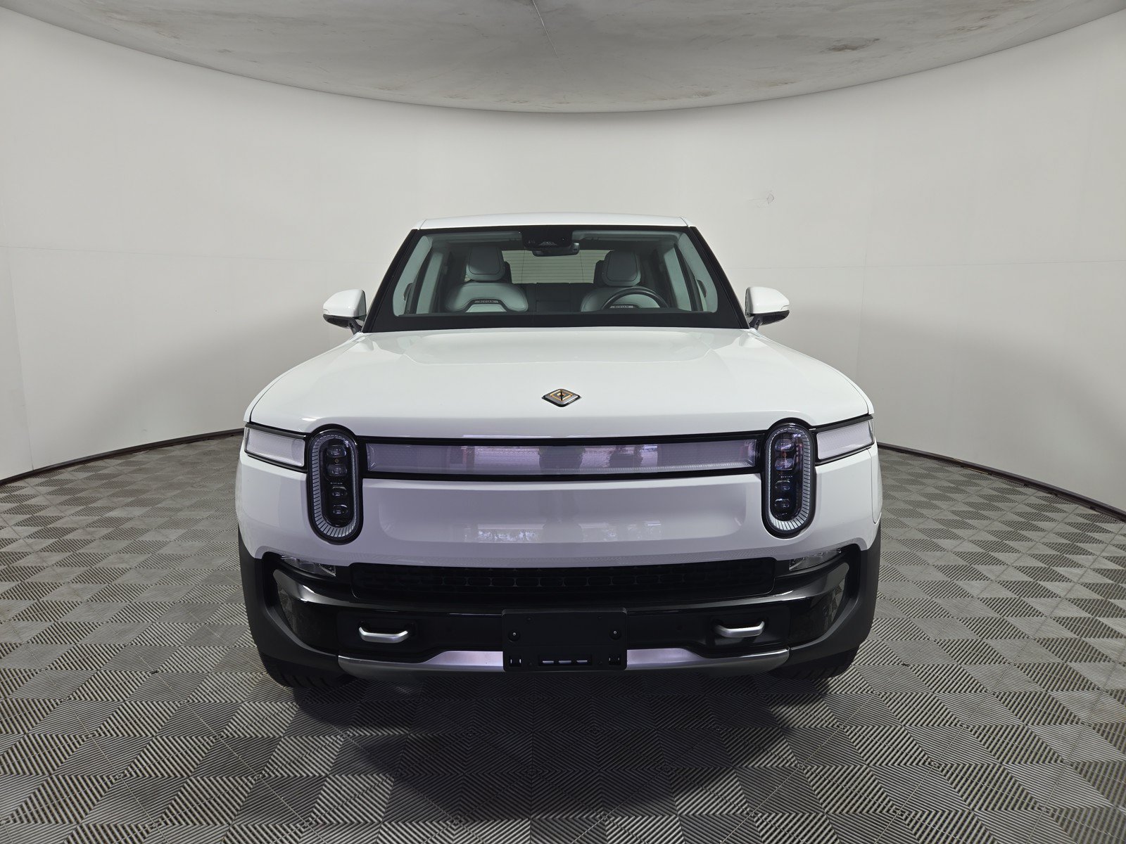 Used 2024 Rivian R1T Adventure AWD/4WD image 8