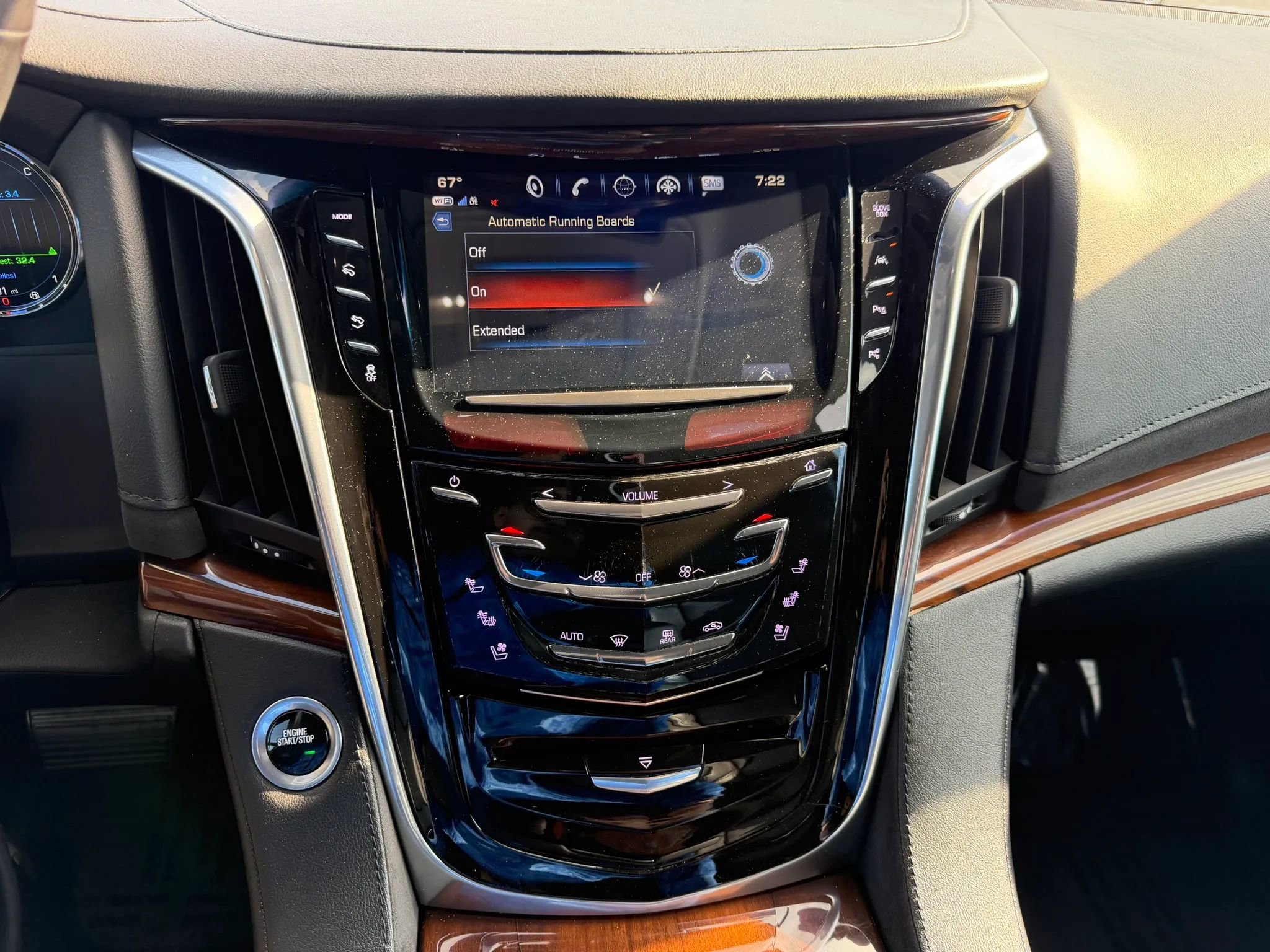 Used 2017 Cadillac Escalade Premium Luxury AWD/4WD image 20