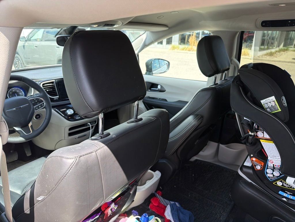 Used 2024 Chrysler Pacifica Touring-L w/ Road Tripper Package FWD image 21