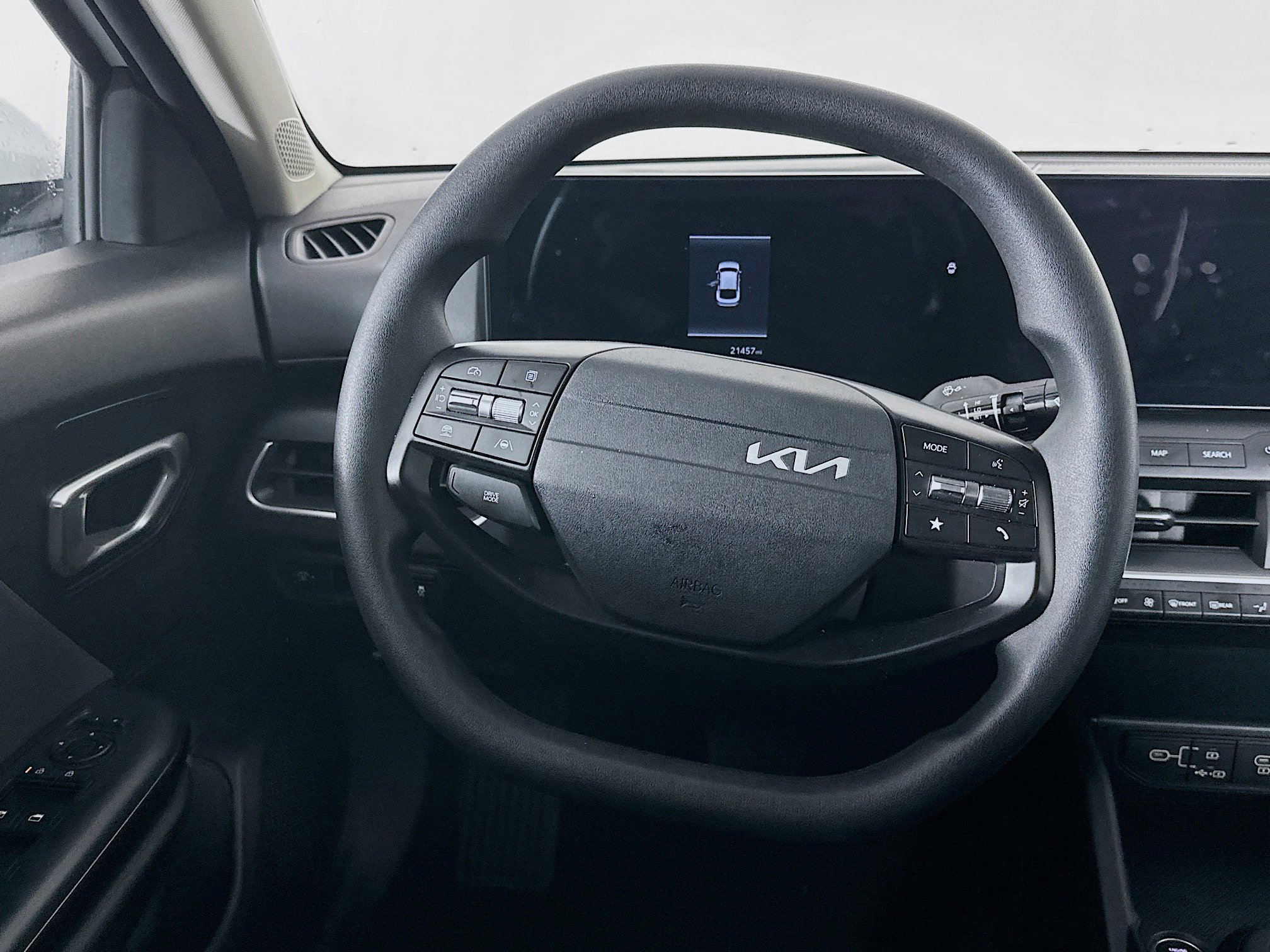 Used 2025 Kia K4 LXS image 18