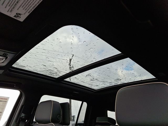 New 2026 GMC Yukon XL Elevation w/ Elevation Premium Package image 15