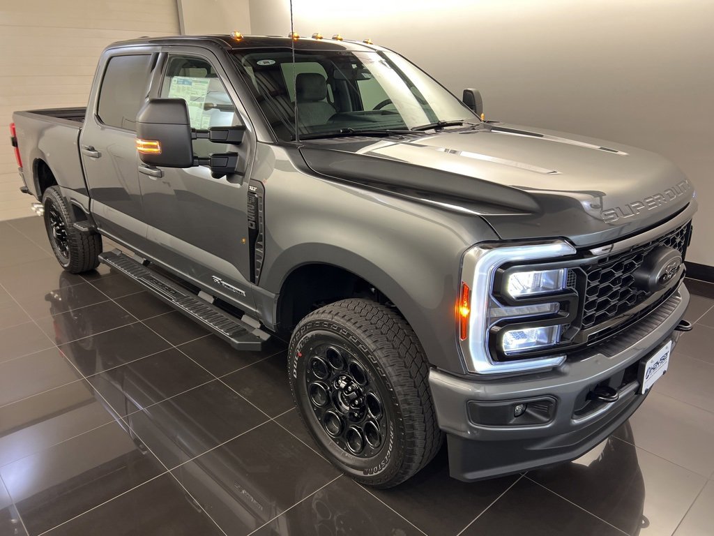 New 2025 Ford F250 XLT w/ Black Appearance Package
