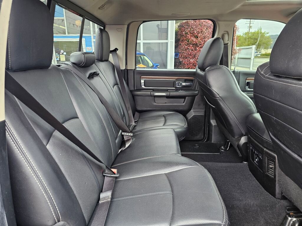 Used 2018 RAM 1500 Laramie w/ Convenience Group AWD/4WD image 16