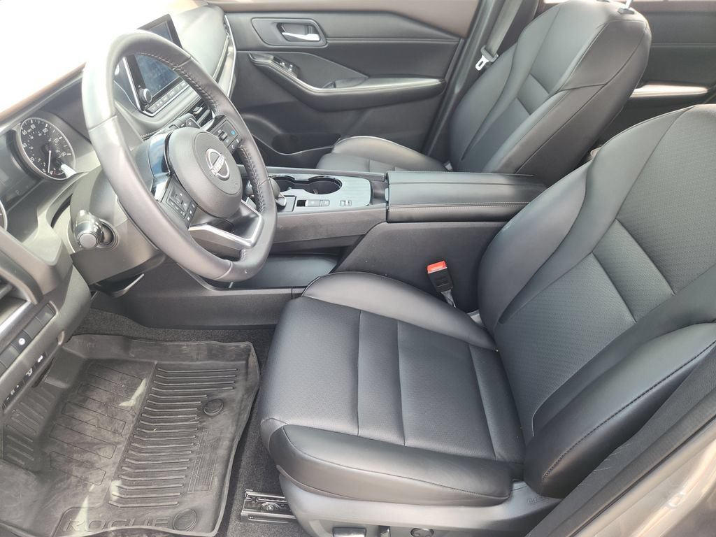 Used 2023 Nissan Rogue SV w/ SV Premium B Package FWD image 9