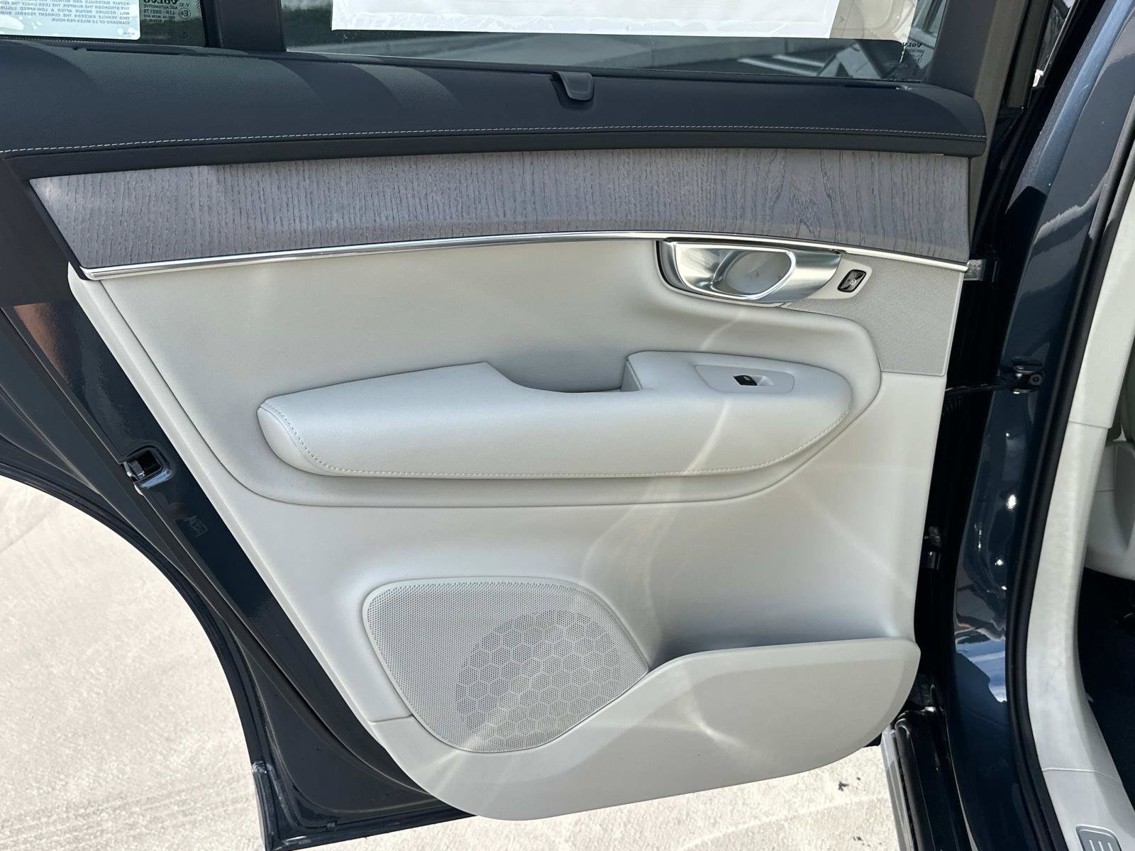 New 2026 Volvo XC90 T8 Ultra image 16