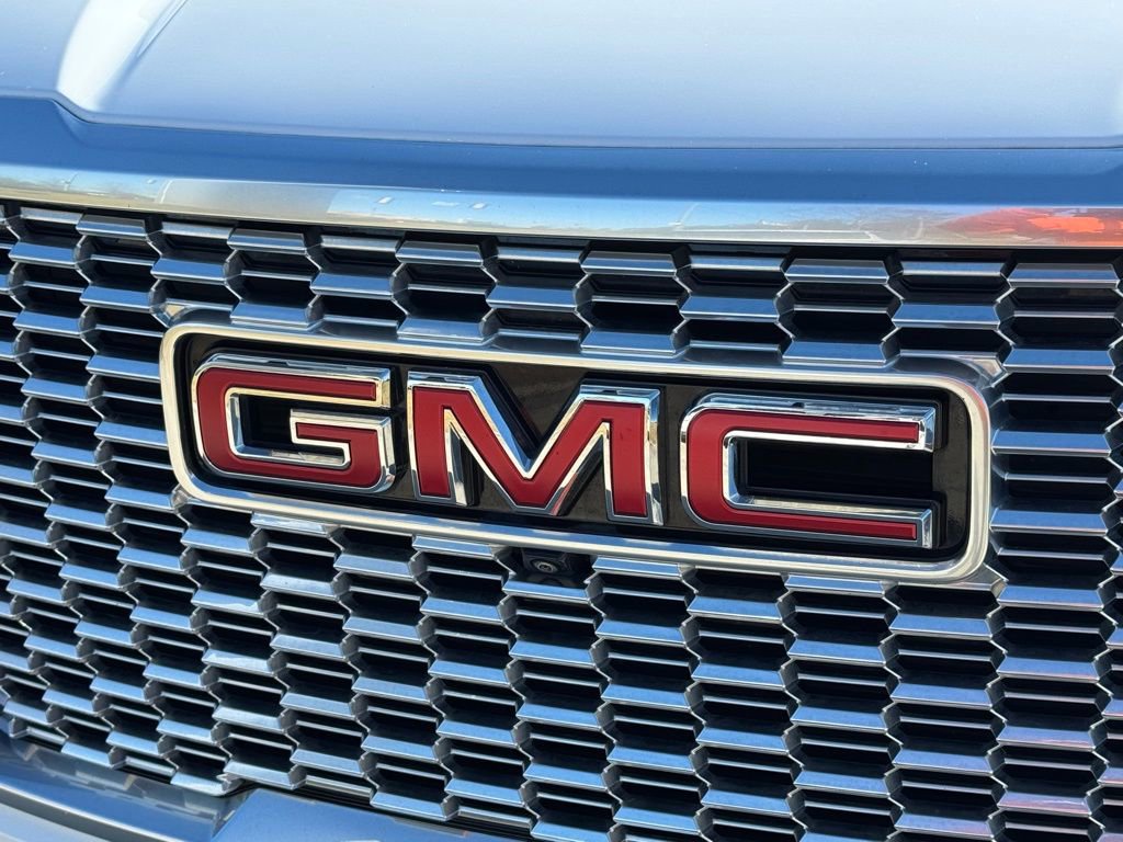 Used 2024 GMC Yukon XL Denali image 9