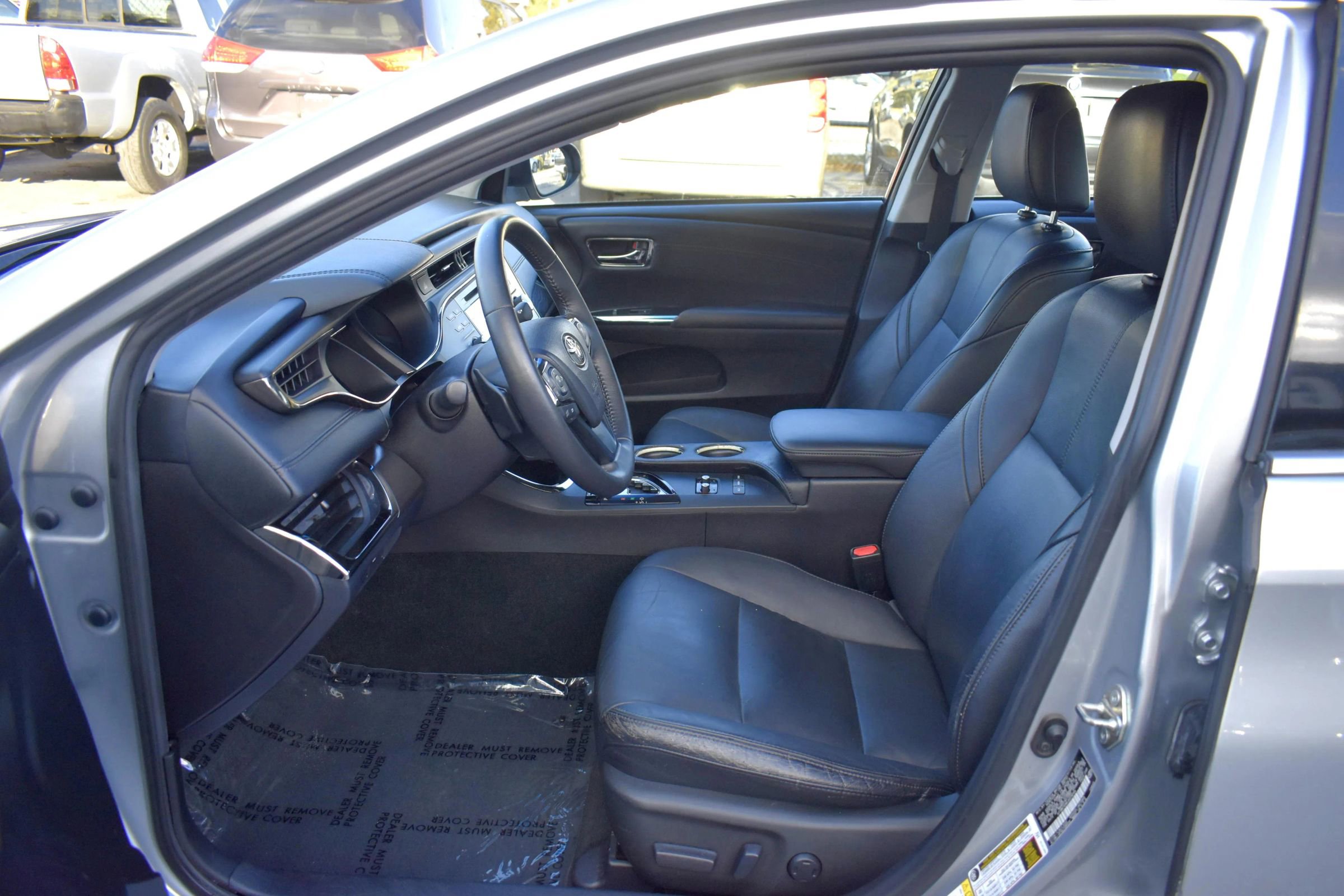 Used 2018 Toyota Avalon XLE image 10