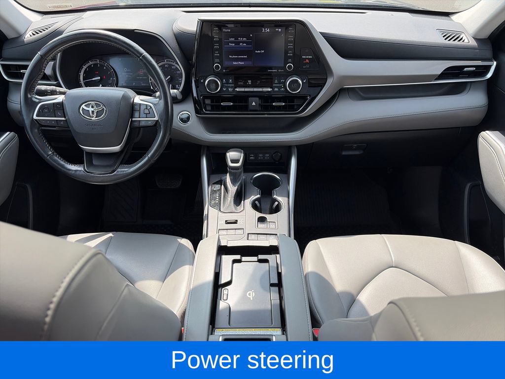 Used 2022 Toyota Highlander XLE AWD/4WD image 13