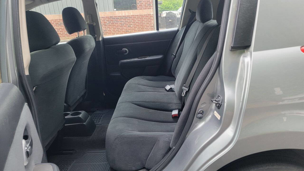 Used 2012 Nissan Versa 1.8 S FWD image 9