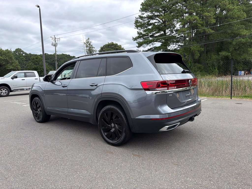 Used 2025 Volkswagen Atlas SE FWD image 7