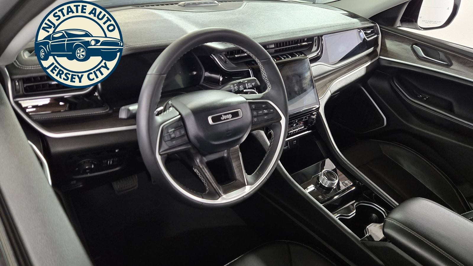 Used 2023 Jeep Grand Cherokee 4WD 4xe image 11