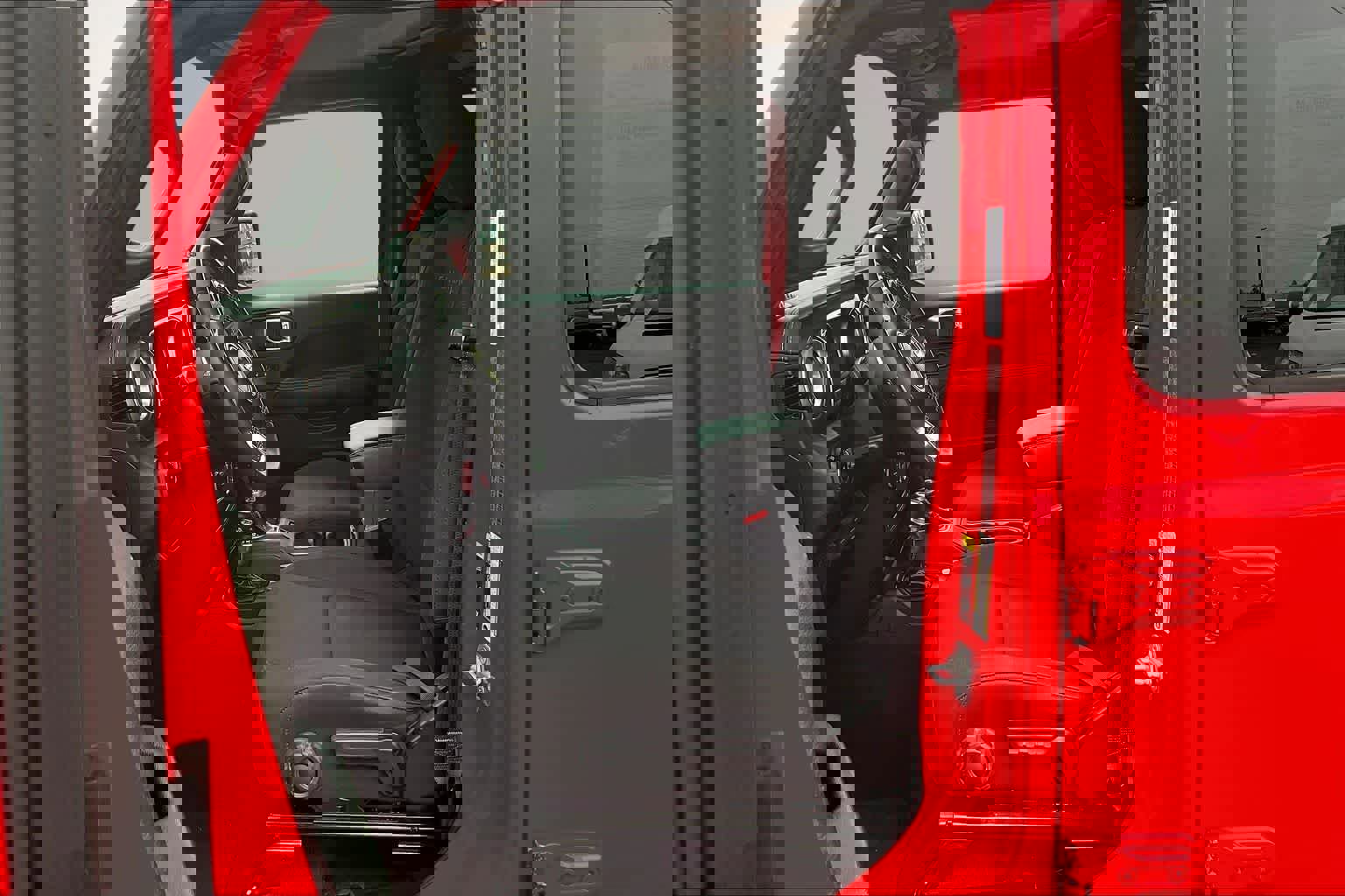 Used 2023 Jeep Wrangler Sahara image 11