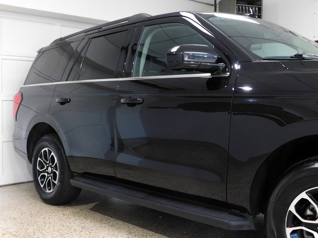 Used 2024 Ford Expedition XLT image 13