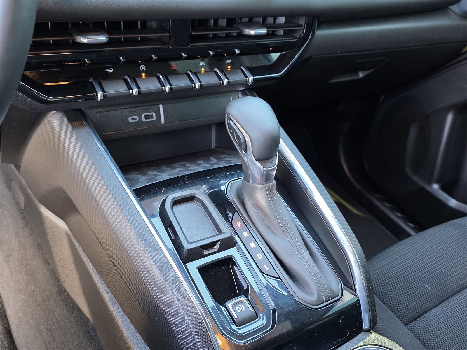 Used 2024 GMC Canyon Elevation w/ Convenience Package image 21