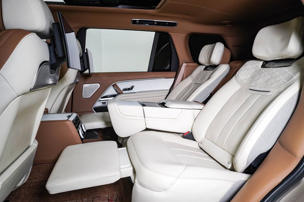 Used 2023 Land Rover Range Rover SV AWD/4WD image 20