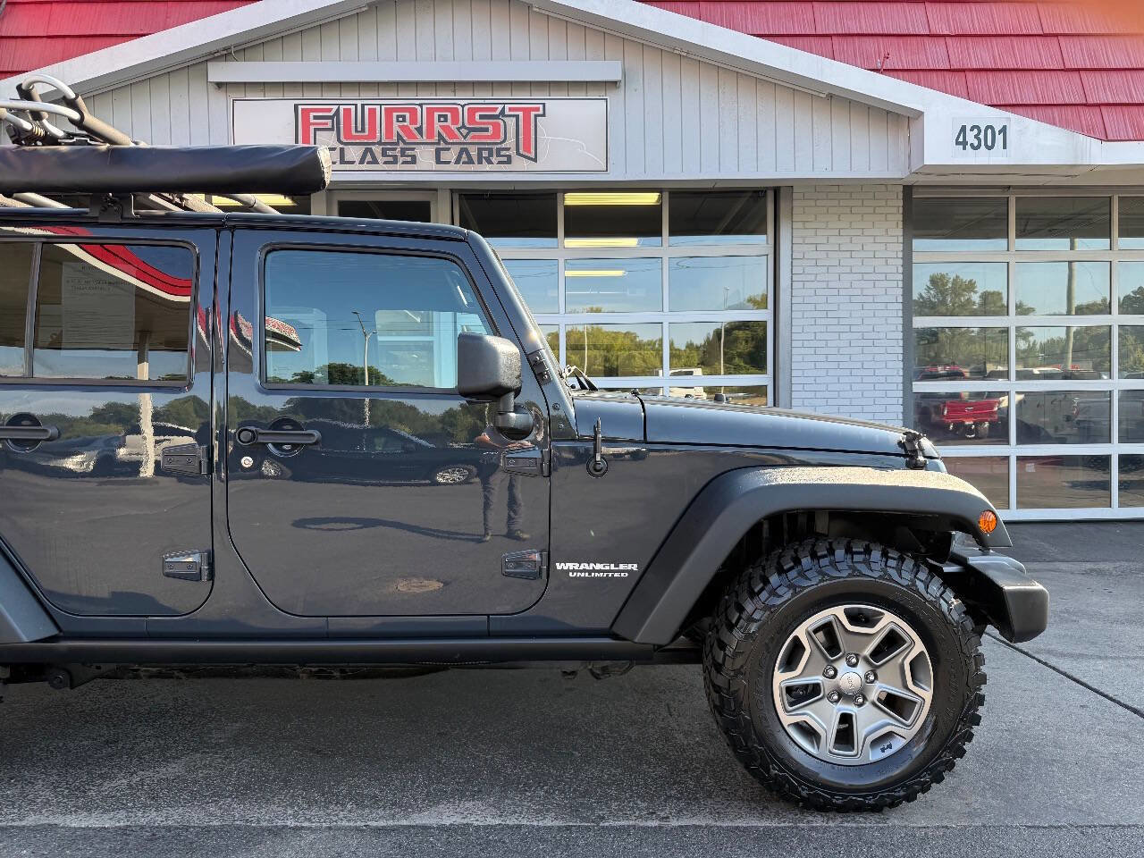 Used 2017 Jeep Wrangler Unlimited Rubicon w/ Cold Weather Group image 10