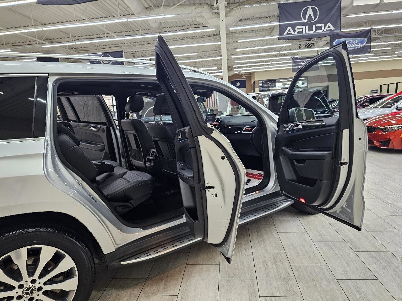 Used 2018 Mercedes-Benz GLS 450 4MATIC w/ Premium Package image 15