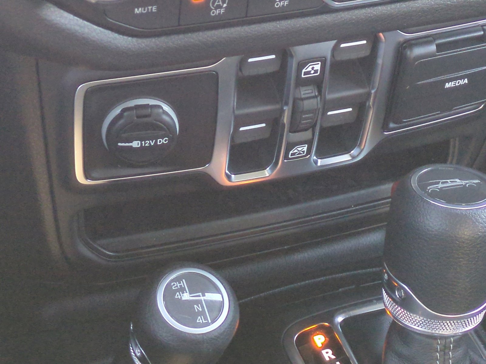 New 2026 Jeep Gladiator Sport image 30