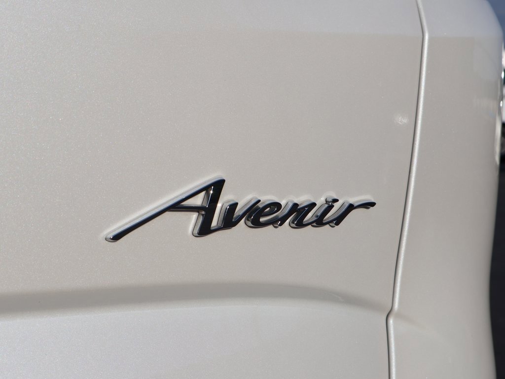 Used 2023 Buick Enclave Avenir w/ Avenir Technology Package image 9
