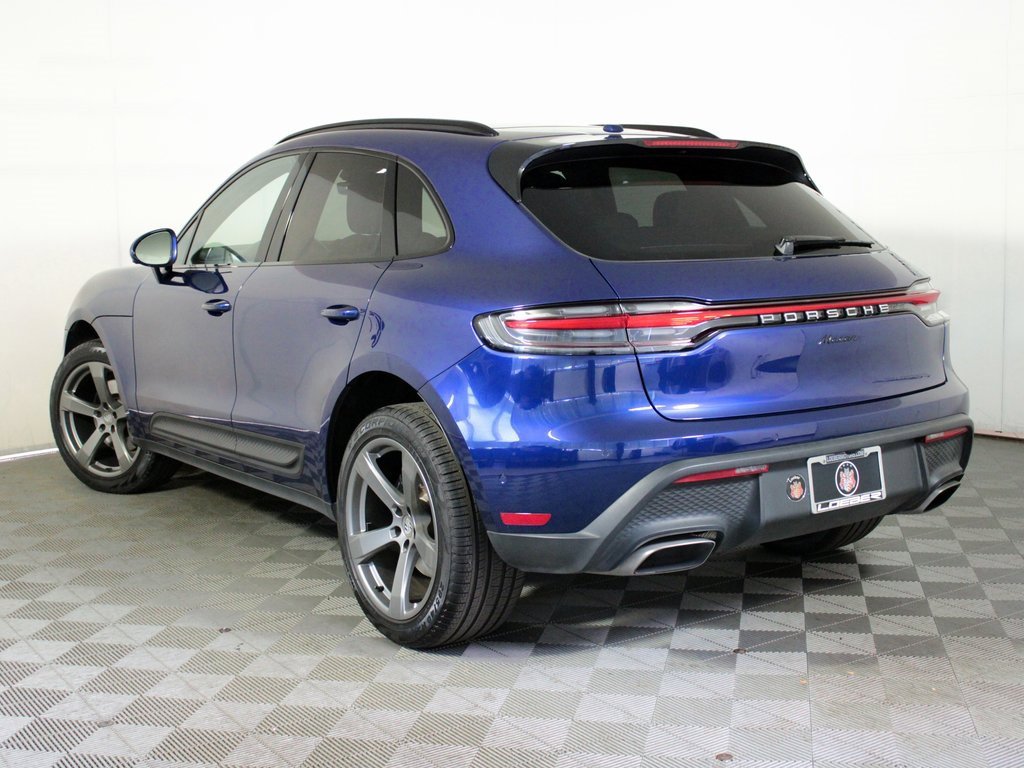 Used 2022 Porsche Macan w/ Premium Package Plus image 3