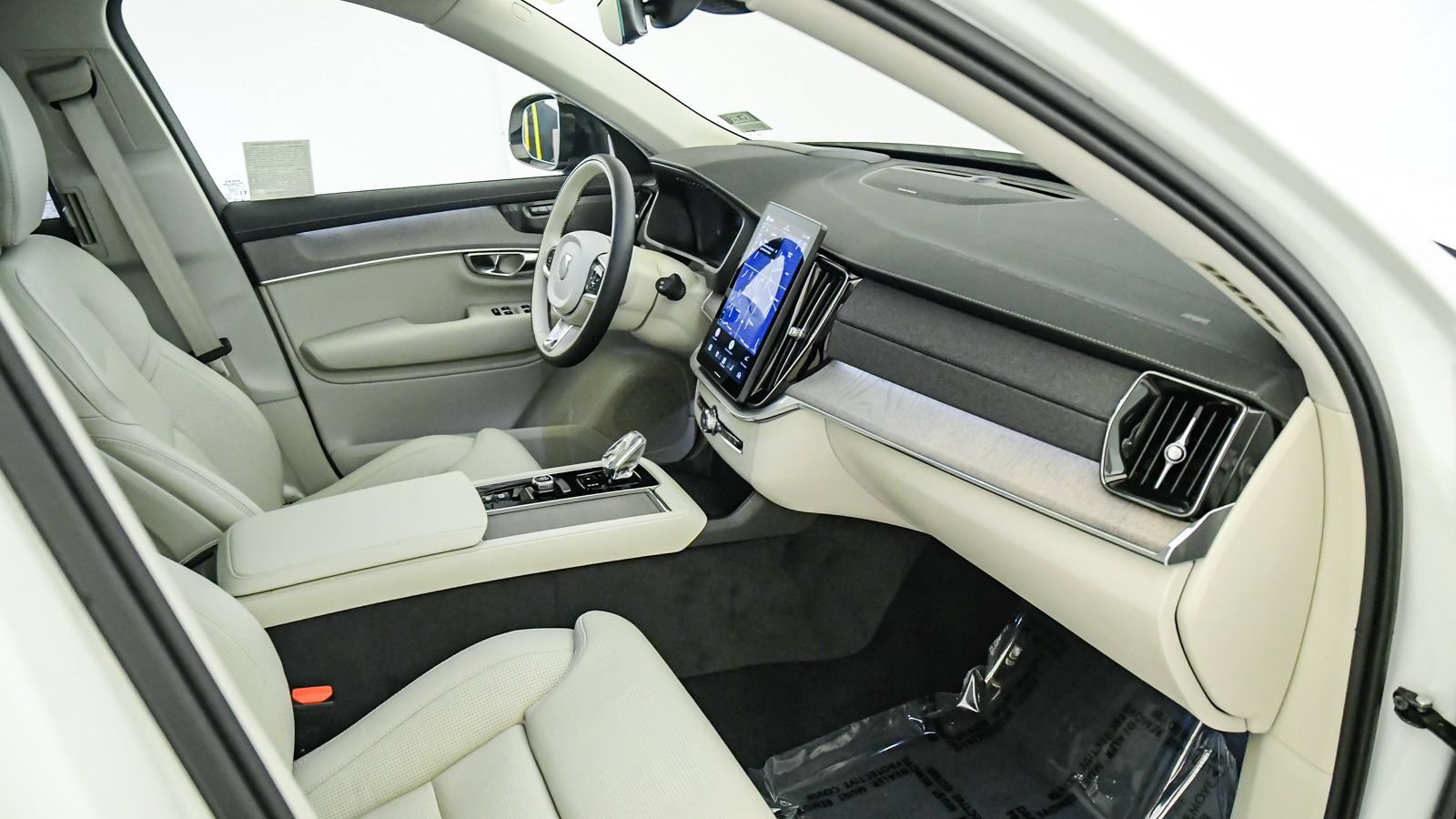 Certified 2026 Volvo XC90 B6 Ultra w/ Protection Package AWD/4WD image 16