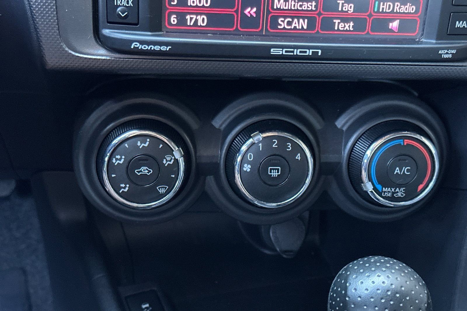 Used 2015 Scion tC image 16