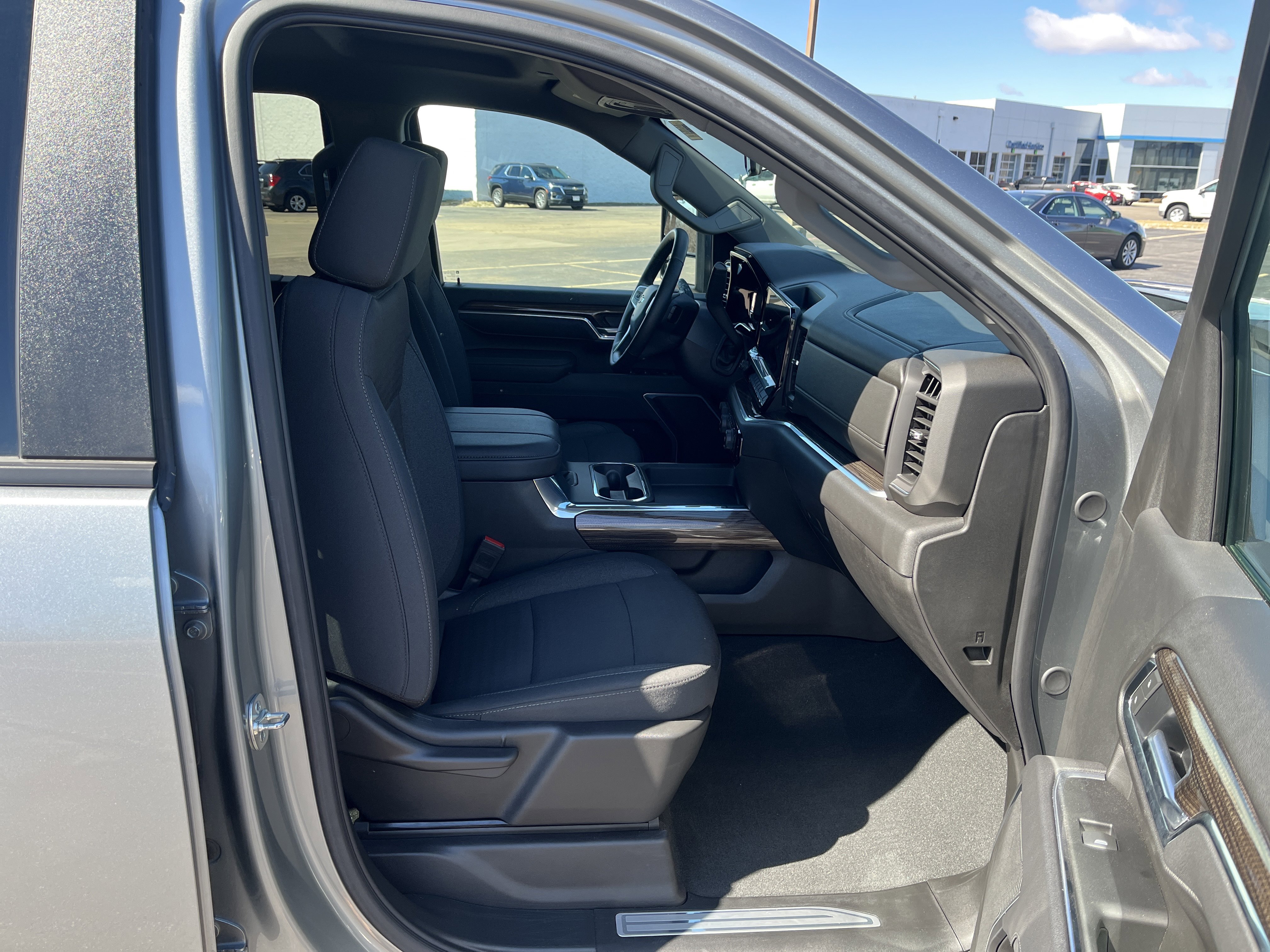 Used 2025 Chevrolet Silverado 2500 LT image 17