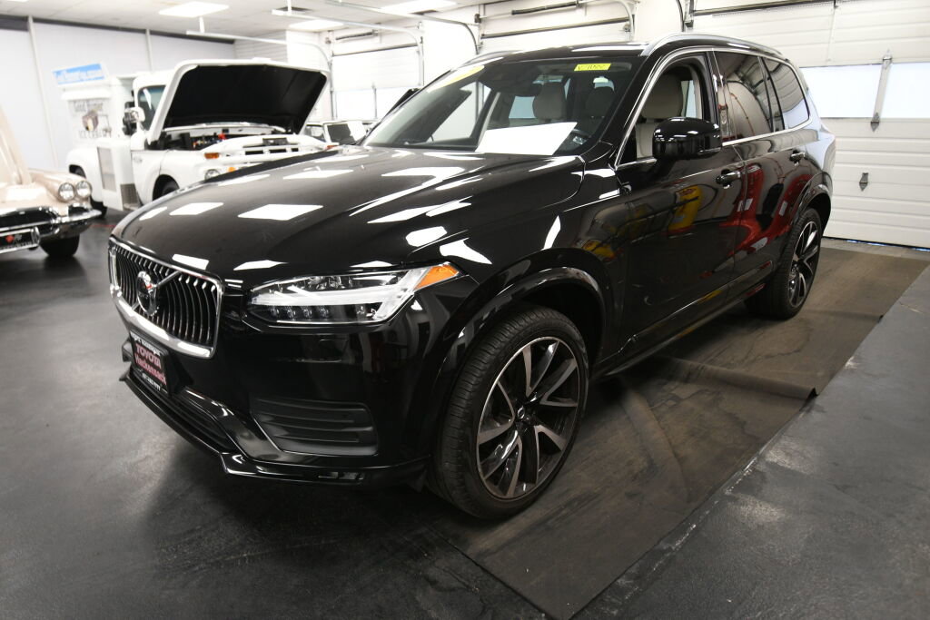 Used 2022 Volvo XC90 T6 Momentum w/ Advanced Package AWD/4WD image 4
