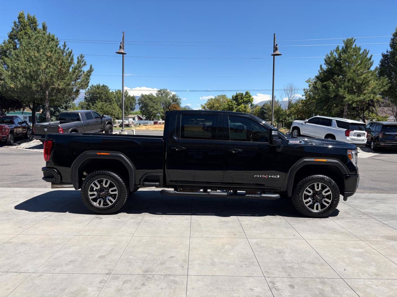 Used 2022 GMC Sierra 3500 AT4 w/ Gooseneck/5TH Wheel Package AWD/4WD image 3
