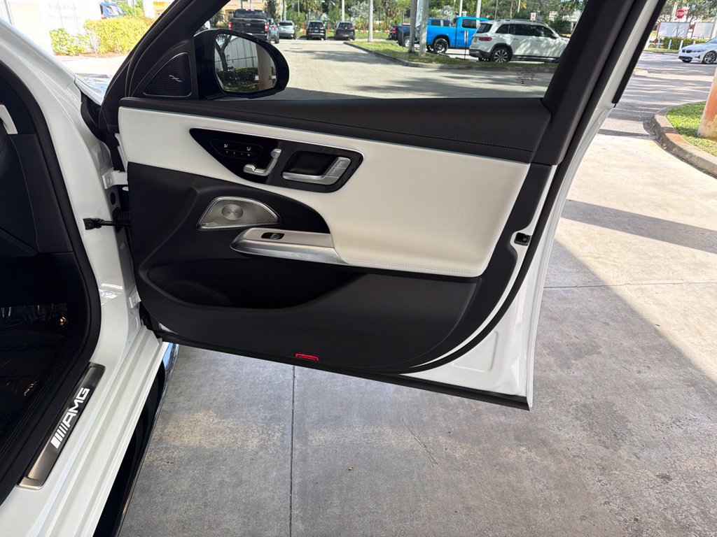 Used 2026 Mercedes-Benz E 53 AMG e 4MATIC Sedan w/ Driver Assistance Package image 33