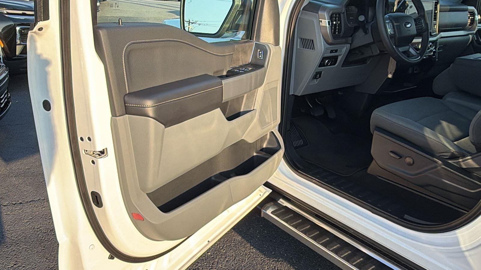 Used 2025 Ford F150 XLT w/ Equipment Group 301A Standard AWD/4WD image 13