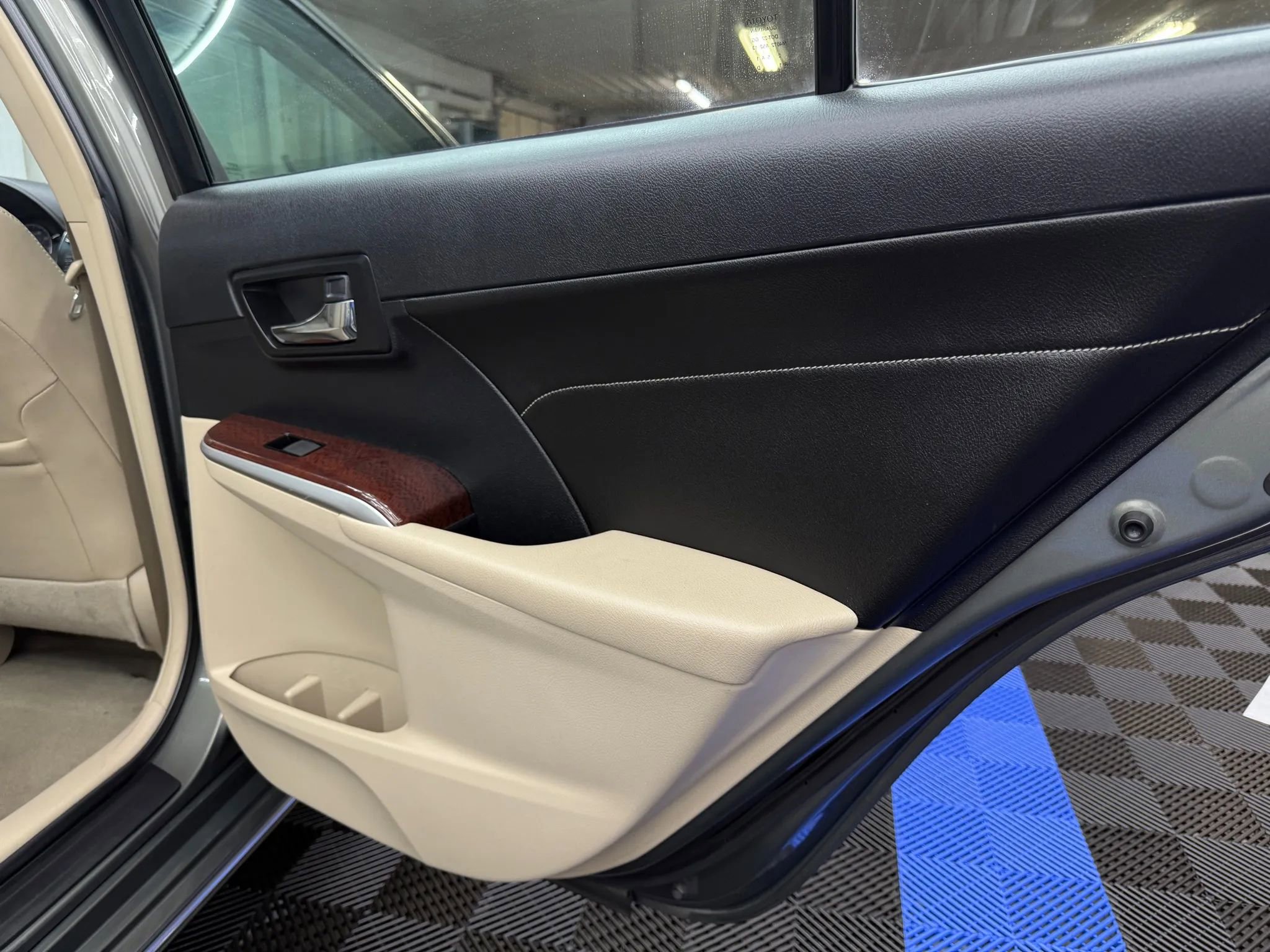 Used 2013 Toyota Camry XLE image 8