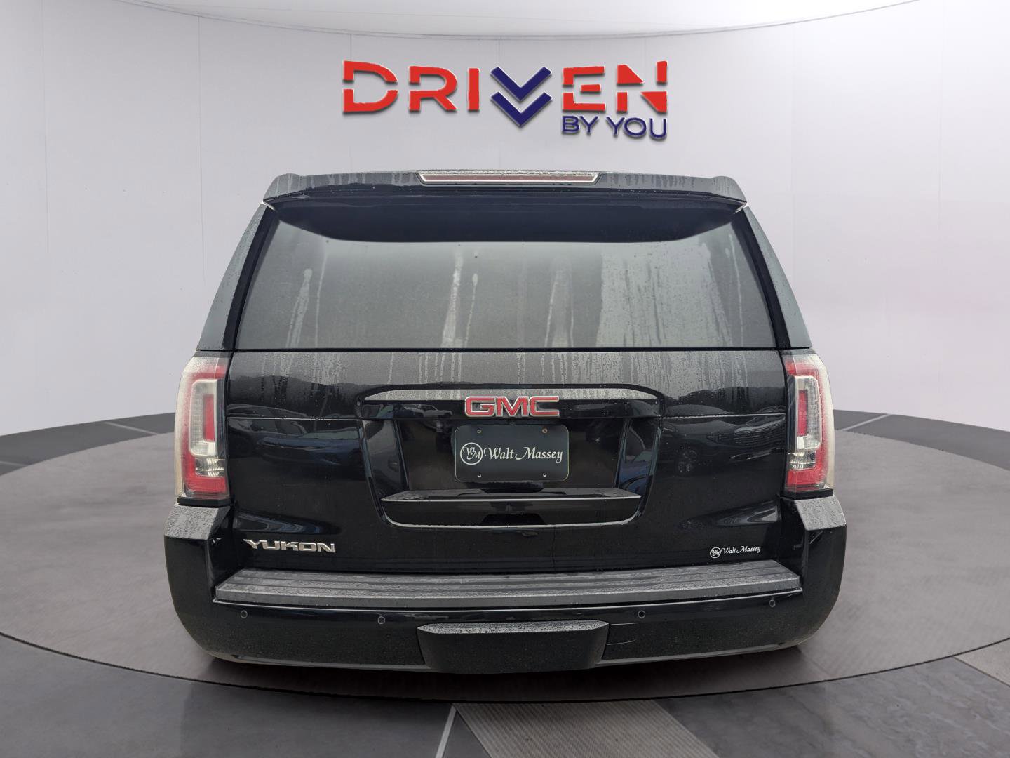 Used 2018 GMC Yukon SLT w/ Premium Edition image 4