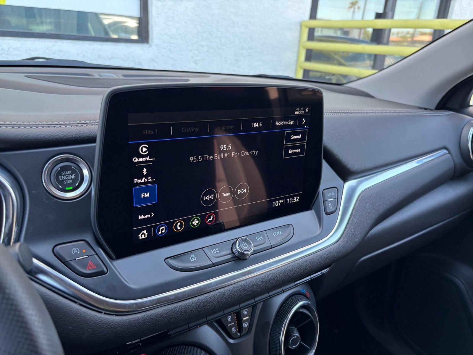 Used 2025 Chevrolet Blazer LT FWD image 17