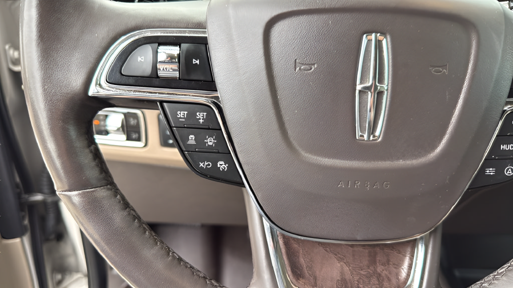 Used 2023 Lincoln Navigator L Reserve AWD/4WD image 16