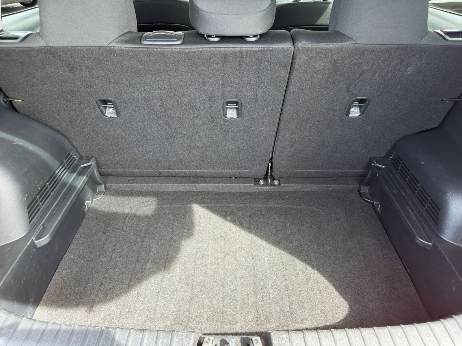 Used 2025 Kia Soul LX w/ LX Technology Package FWD image 29