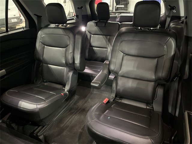 Used 2022 Ford Explorer XLT w/ Equipment Group 202A image 28