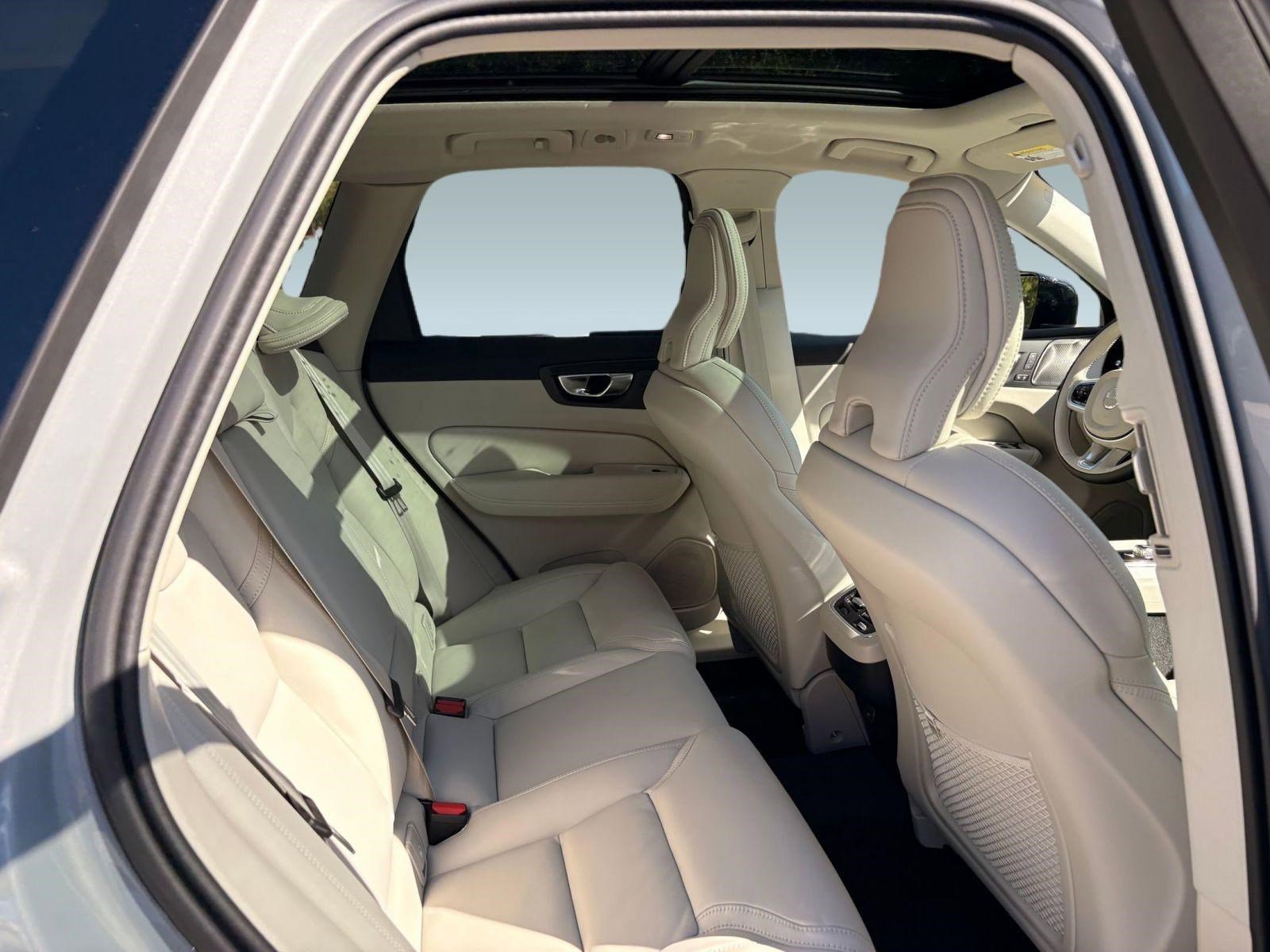 New 2026 Volvo XC60 B5 Ultra w/ Climate Package image 26