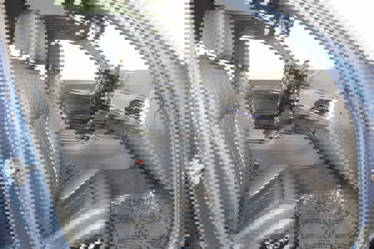 Used 2023 BMW M550i xDrive w/ Executive Package image 13