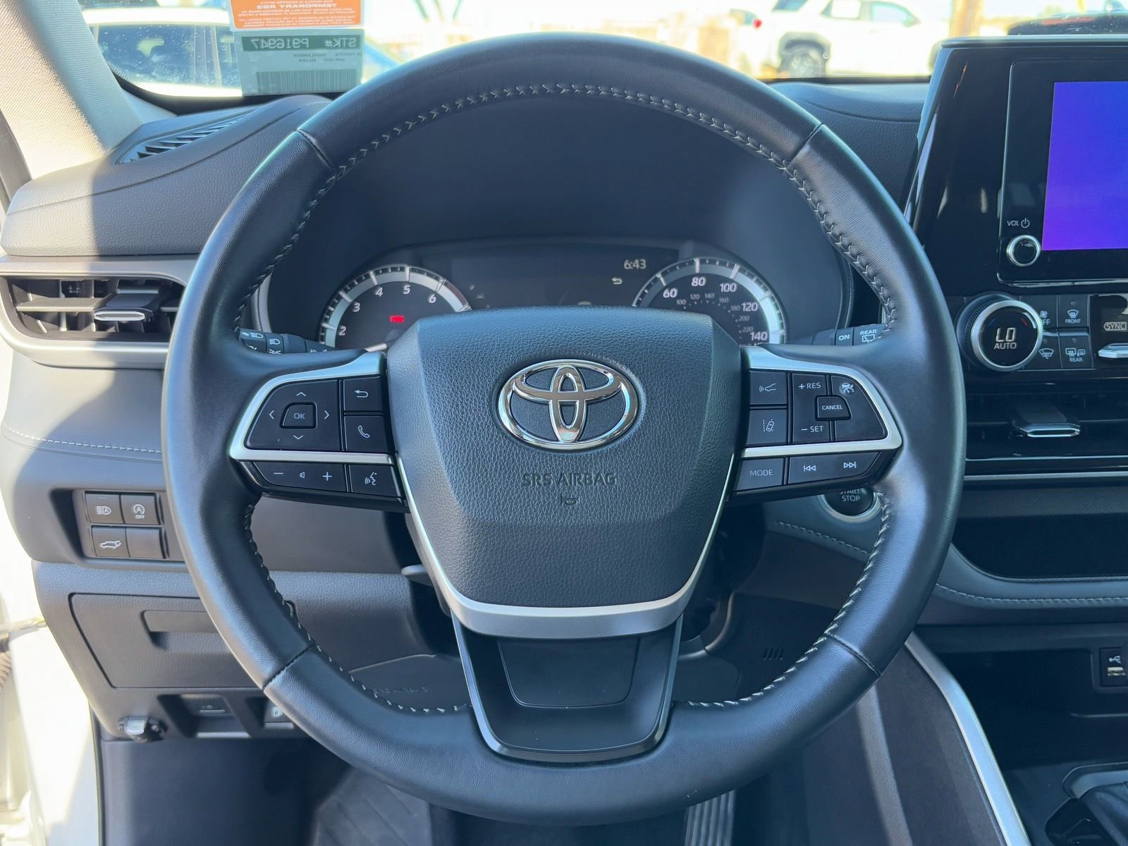 Certified 2025 Toyota Highlander LE image 22