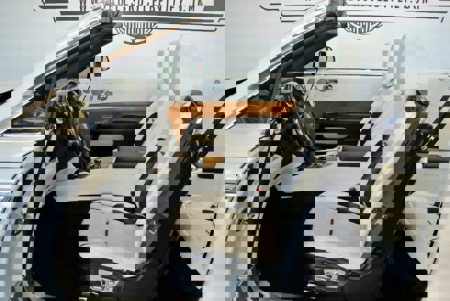 Used 2019 Rolls-Royce Dawn image 15