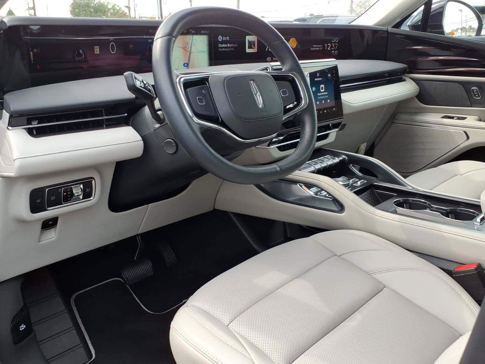 Used 2026 Lincoln Nautilus Premier AWD/4WD image 13