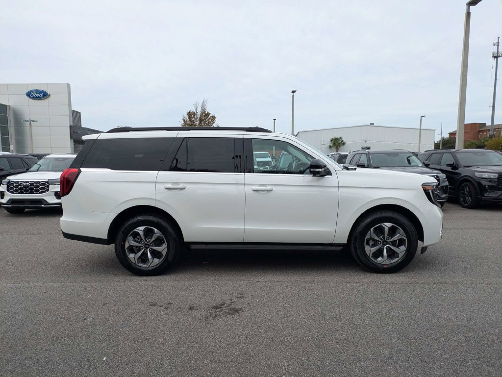 New 2027 Ford Expedition Active RWD image 3